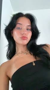 Evelyn Fabian's Instagram, Twitter & Facebook