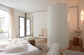 L Interieur De Frederic Hooft A Gand Une Deco Brute Turbulence Deco Architecte Interieur Deco