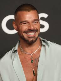 Michelle Hellman ❤️ @michellehellman @artistplateproject & Aileen Agopian  ❤️#aileenagopian at ARTWALK NY @artwalkny 2023 Benefitting Coalition For  The Homeless @nyhomless presented by @maxmara held at @powerhouse_arts 📷  @paddyboymcmullan