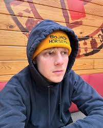 Miles Elliott's Instagram, Twitter & Facebook