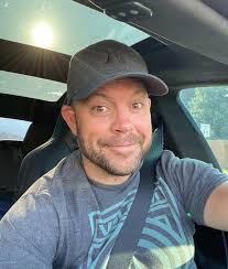 At 18, I started as a real estate agent with no experience. By 24, I was  one of the top agents in the country. I was the youngest agent in my office,