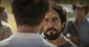 José chama Coronel Tertúlio de ladrão e Tertulinho explode em Mar do Sertão 