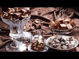 Recette Tres Facile Pour Faire Des Petits Chocolats Avec 3 Ingredients Les Fudges Youtube Petit Chocolat Recette Chocolat De Noel Chocolate Bonbon