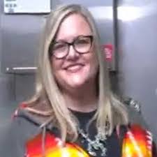 Lisa Hays's Instagram, Twitter & Facebook