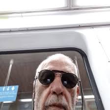 Não ensine os filhos a viver com moda, marcas ou luxo; ensine-os a serem  humildes, simples e educados!! 👶🧒💖