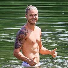 In the game fifa 20 his overall rating is 68. Rurik Gislason Rurikfans Twitter