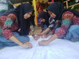 Maybe you would like to learn more about one of these? Kreatif Siswa Smkn 3 Pati Kembangkan Batik Remekan