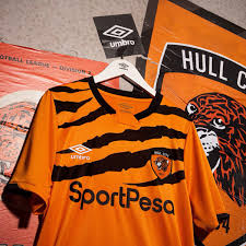 Great savings & free delivery / collection on many items Fantastisches Hull City 19 20 Heimtrikot Enthullt Nur Fussball