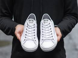 Based in usa, ships from many locations. 10 Brands Making Sustainable And Eco Friendly Sneakers In 2021