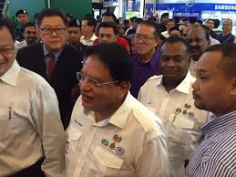 Chuan was born and raised in kuala lumpur, malaysia. Tengku Adnan On Twitter Sorry3 I Made Mistake Its Low Yat Plaza Yow Chuan Is My Friend The Owner Http T Co Oujkmuhekd