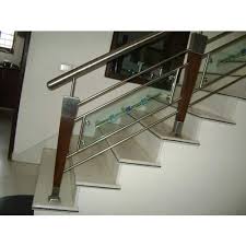 The glass that forms the railing is tempered and laminated with a thickness of 9/16 (2 layers of tempered glass of 1/4 each and between these, a sheet of pvb finished extra clear, float, satinated acid or colored. Designer Stainless Steel Glass Railing At Rs 600 Square Feet Stainless Steel Glass Railing Id 18902108888