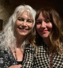 Patricia Osmond's Instagram, Twitter & Facebook