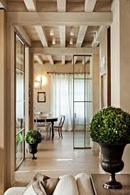 La Porte Coulissante En Verre Gain D Espace Et Esthetique Moderne Archzine Fr Amenagement Entree Maison Maison Design Et Deco Maison