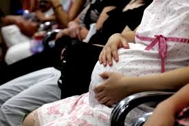 Berita gembira buat golongan wanita apabila tempoh cuti bersalin dipanjangkan daripada 60 hari ke 90 hari mulai 2021. Kementerian Cadang Cuti Bersalin Sektor Swasta Dinaikkan Ke 98 Hari