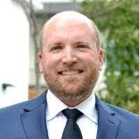 Eileen Poyer's Instagram, Twitter & Facebook