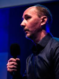 Zveme vás na přednášku „Polymérne fotonické štruktúry, technológie ich  prípravy a aplikácie“!💡 🔬Přednášejícími budou Prof. Pudiš a dr.Jandura z  Žilinská univerzita v Žiline ve středu 7.5. od 8 hodin na EB316.👇