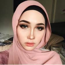 Allah swt telah menggantikan mereka dengan arwah ibu bapa ku. Biodata Asyalliee A K A Syasya Solero Macam Cantik Je Azhan Co