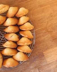 Madeleines Voyage Mange Et Tais Toi En 2020 Recette Cyril Lignac Simple Et Bon Madeleine
