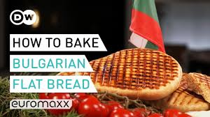 Натрия хлорид, динатрия эдетат, натрия сульфит безводный (e 221), спирт бензиловый, повидон, пропиленгликоль, трометамин, вода для инъекций. Bulgarian Flat Bread Recipe Eu Politics Explained By Baking Bulgarian Bread Youtube