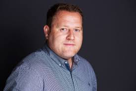 Rob Perrett's Instagram, Twitter & Facebook