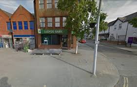 Visit us today to find out more. Lloyds Bank In Headington Closes Doors Forever After Customers Switch To Online Banking Oxford Mail