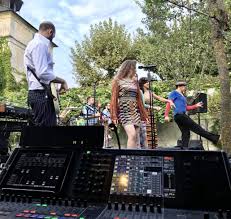 Italian restaurant music of italy, dinner party jazz, smokey jazz club, relaxing instrumental jazz ensemble, saxophone, jazz instrumentals, jazz songs, smooth jazz instrumentals, lounge, easy listening jazz masters, wedding day music, music for quiet moments, easy listening chilled jazz. Dinner Party Italian Dinner Party Music