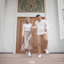 Kumpulan gambar tentang tema hitam putih, klik untuk melihat koleksi gambar lain di kibrispdr.org. Perempuan Now Inspirasi Foto Preweding Dengan Tema Warna Facebook