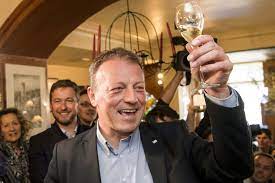 Trop de mobbing/bossing envers les employés la part de la hiérarchie soutenu par le conseil d'etat. Election Au Conseil D Etat Fribourgeois La Liberte