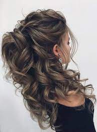 It's the kind of hairstyle you could wear any time at almost any occasion. 10 Best Half Up Half Down Lockige Frisuren Frisuren Lockige Frisuren Am Einfache Frisure Down Curly Hairstyles Down Hairstyles Current Hair Styles