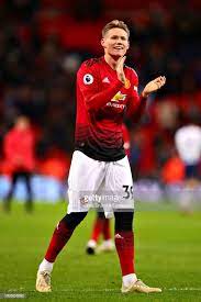 Scott Mctominay Of Manchester United Applauds The Crowd After The Manchester United Team Manchester United Manchester United Old Trafford
