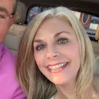 Lori Maroni's Instagram, Twitter & Facebook