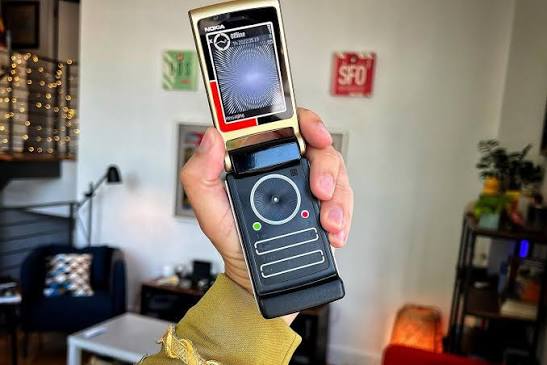 While 1996's Motorola StarTAC gave Star Trek fans a taste of the flip-top communicators they'd been craving since the 60s, it wouldn't be until 2009 that the mobile phone industry finally gave