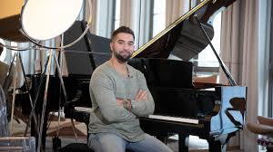 Son album kendji s'est déjà écoulé à 700 000 exemplaires. Mi Vida Quatrieme Album De Kendji Girac Represente Un Peu Plus De Maturite De Choses Personnelles Une Direction Differente