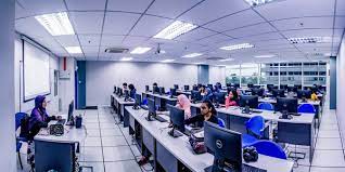 Infrastructure university kuala lumpur (iukl), selangor is a leading private university in malaysia. 2 Progression Pathway That Take You One Step Ahead Www Easyuni Com