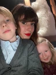 Hello, my name is Lisa, I'm going to be 19 years old. I'm French and I live  in La Rochelle. I'm looking for a family who could welcome me as an au