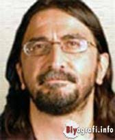 Nihat hatipoğlu' nun genç ve güzel tesettürlü bir kadın hayranı ile çektirdiği fotoğraf adeta olay oldu. Nihat Genc Biyografi Info