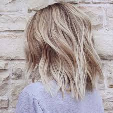 Le balayage blond sur brune est la meilleure façon d'apporter une bonne dose de lumière aux cheveux longs. Coiffure Balayage Cheveux Long Mi Long Et Court Explorez Les Dernieres Tendances