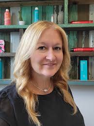 Hi...I'm Rachelle Covert, owner of Salon Beatrice, in Cedarburg. I have 5  beautiful children (ages 31, 23, 16, 8, & 7). I've been in the hair  industry for 30 years now. I