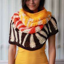 Voir plus d'idées sur le thème foulard pour chien, chien, bandana chien. Kandy Hooded Cowl Crochet Pattern The Easy Design