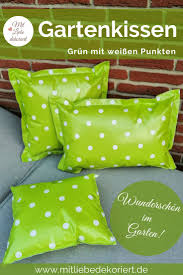 When it first arrived i thought they were way too puffy but after a couple of weeks they flattened out and are now perfect!! Grunes Outdoorkissen Mit Weissen Punkten Mit Liebe Dekoriert In 2021 Gartenkissen Dekorieren Terrasse Dekorieren