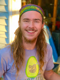 Mr. Ben Smar!!! Is retired and now plays in the Tundi Orchestra..  https://tundiproductions.org/orchestra-roll-out