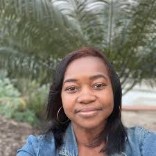 Catrina Kelly's Instagram, Twitter & Facebook