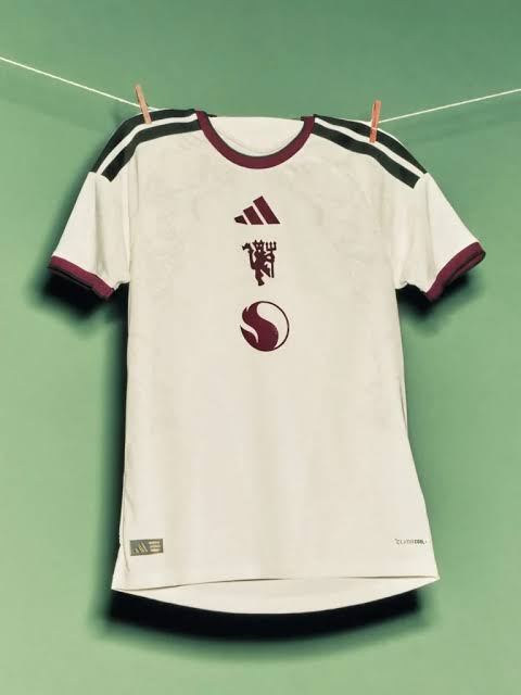 Manchester United apresenta terceira camisa com homenagem &agrave; cultura da cidade - Gazeta Esportiva