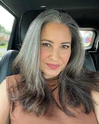 Hi, I just got divorced from my husband. I don't want to dwell