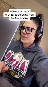 Super annoying!😆 #fleamarket #swapmeet #remix #michaeljackson #cd #fy #fyp  #foryou #mexican #mexicana #mexicanproblems #4u #4upage