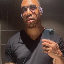 Understanding Public and Private Roles in Court Proceedings