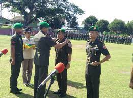 A bill must be passed by both the house and senate in identical form and then be signed by the president to become law. Yonif 721 Makkasau Berganti Komandan Pemkab Pinrang
