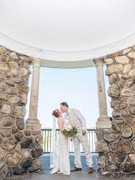 Romantic Wedding Ceremonies At Rambler S Rest Overlooking Niagara Falls Rustic Wedding Venue From N Outdoor Wedding Venues Niagara Wedding Fall Wedding Venues