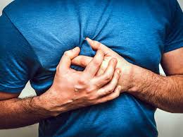 È possibile che alcuni pazienti non presentino alcun tipo di sintomo, quindi è importante sottoporsi a controlli medici regolari per rilevare qualsiasi disturbo ed eseguire il trattamento indicato senza consentire il peggioramento della condizione, soprattutto se esiste già una storia di problemi cardiaci o. Attacco Cardiaco I Sintomi Assocarenews It Quotidiano Sanitario Nazionale