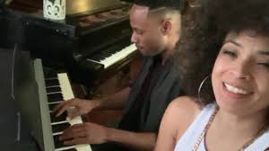 Makin music with @lataviusmulzac at the crib with my vintage piano  collection #youaresobeautiful 🎹🎼🎤🎼🎹🐱🐈#rhodes #mark2 #mark1  #wurlitzer 210 206 #cats #prince #princethecat #pianocollections